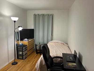 Cozy room for rent Main Photo