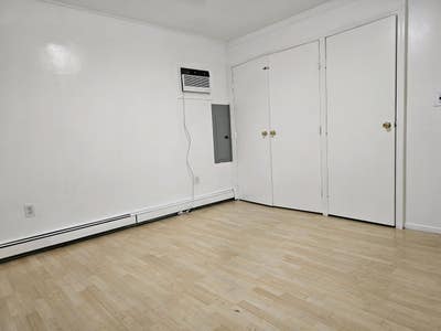 Room for rent Main Photo