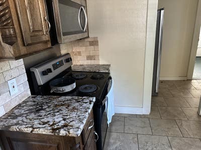 Looking For Roommates! Main Photo