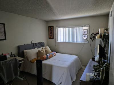 Room Avail. Aug. 1st in HB - Female Only Main Photo
