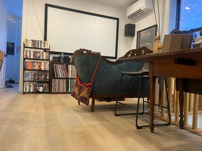 Full time artist seeking some chill roommates!  Main Photo