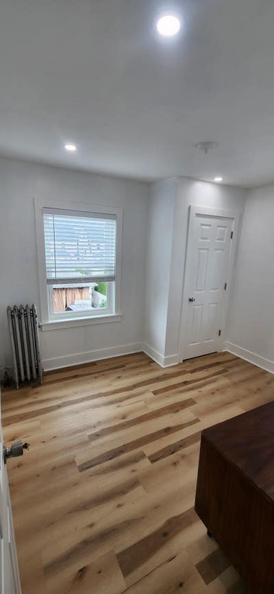 Fully renovated house in a very quiet neighborhood Main Photo