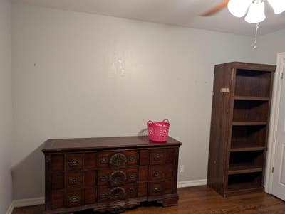 Large bedroom with private bathroom  Main Photo