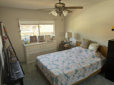 Private Bedroom, Shared Bathroom in Gated comm. Main Photo