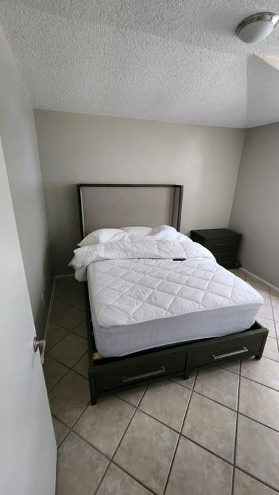 Pool home with 2 rooms to rent in Riverview area Main Photo