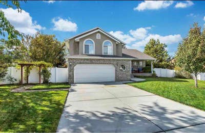 Home by the Canyon Main Photo