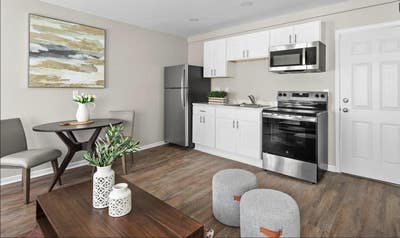 Live in Old Westport! Walk to the KC Street car Main Photo