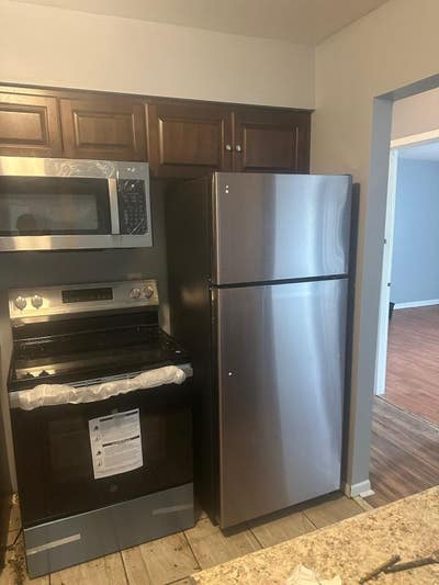 A Gorgeous 1BR Luxury CondoAll utilities included  Main Photo