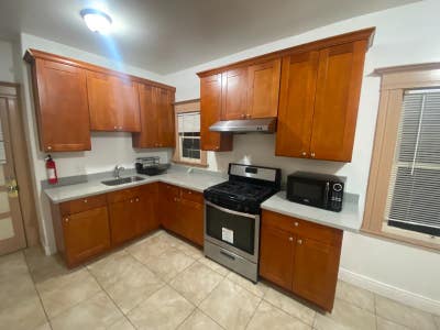 Private room for rent 3 minutes walk to UC Berkel Main Photo