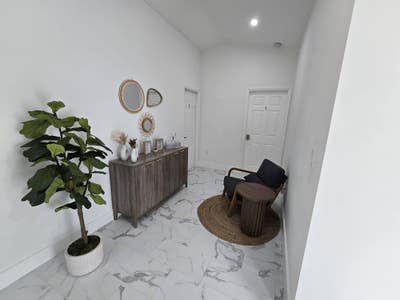 Modern Davie Home â€¢ Near Nova, Broward College, FA Main Photo