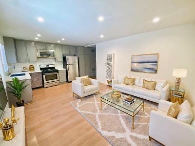 Available now!!! 1Bed plus 1bath in Koreatown!!!  Main Photo
