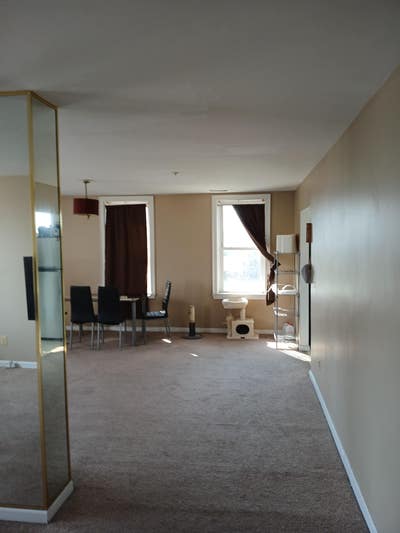 Small room available in 3br 2.5ba condo Main Photo
