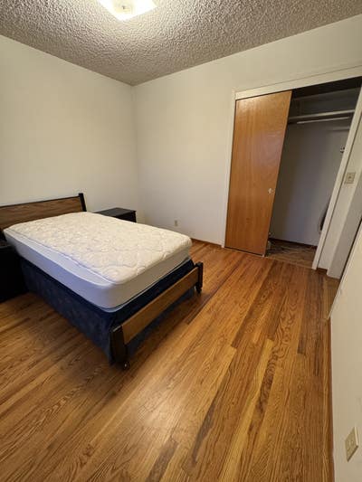 Room and Exclusive Bathroom for Rent!  Main Photo