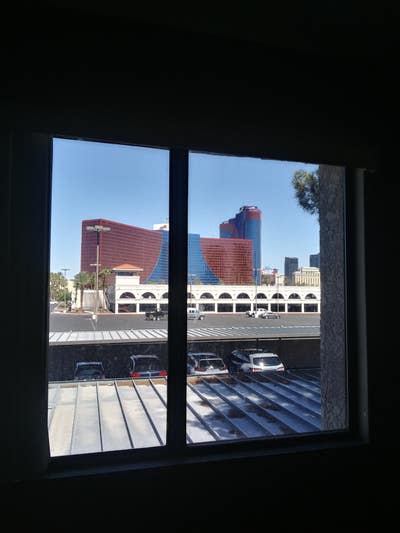 Room (furnished) 2 miles from L.V.Blvd on Flamingo Main Photo