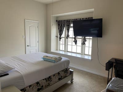 Fully Furnished Bedroom with Private Bathroom Main Photo