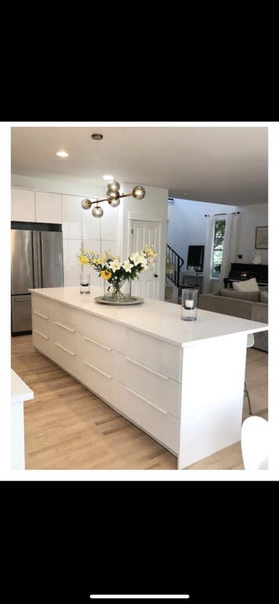 Bright modern room in house  Main Photo