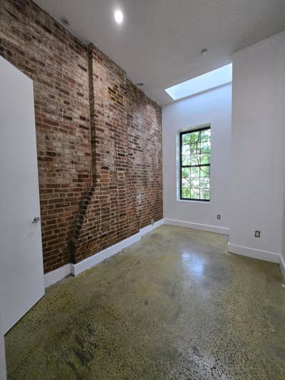 Gorgeous affordable rooms in Bedstuy, with laundry Main Photo