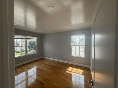 Sunny 1Bd close to Hofstra and Adelphi!  Main Photo