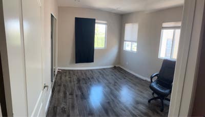 Room available in East Hollywood  Main Photo