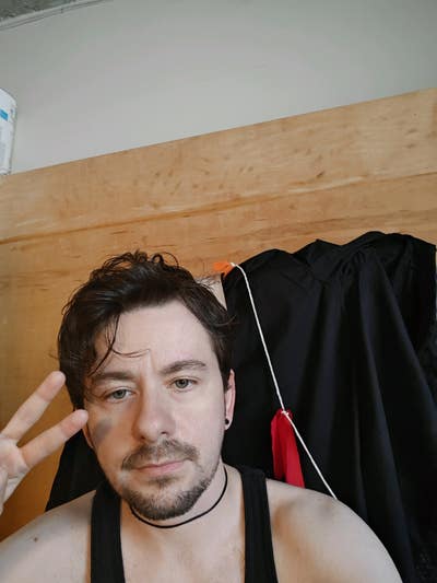 Looking for a 1br or private studio Main Photo