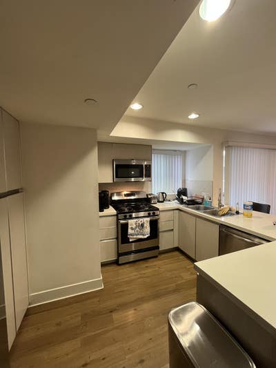 Private bed/ba available now in 4bd/3ba - Sawtelle Main Photo