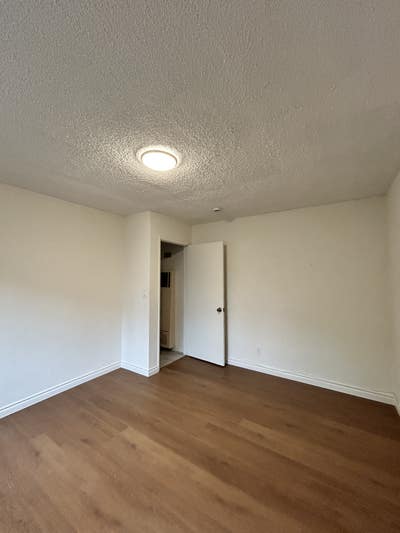 Room available now Main Photo