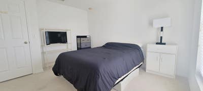 2 Rooms for rent in a quiet gated family community Main Photo