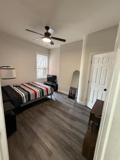 🛋️ Modern Renovated Home Near Downtown ️ Close to Main Photo