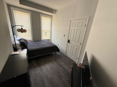 ðŸ›‹ï¸ Modern Renovated Home Near Downtown ï¸ Close to Main Photo