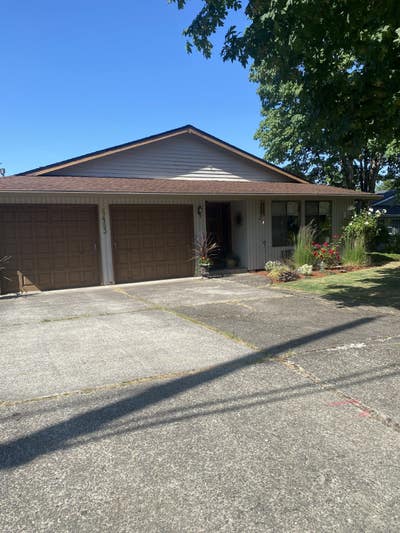Looking for Quiet, Mature Female $725 Main Photo