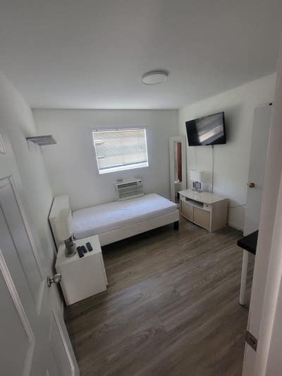 Furnished Room Available For Rent -$950  Main Photo