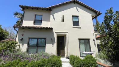 Ensuite  - Sunny Pasadena Main Photo