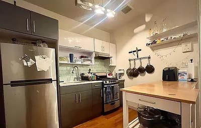 Perfect for Pratt // laundry // roof top // AC Main Photo