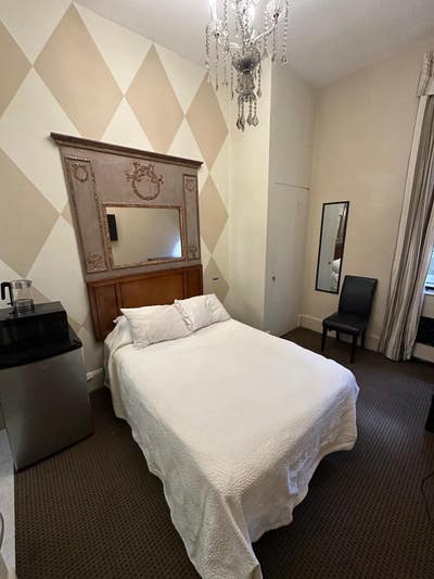 Private room In Seton  Main Photo