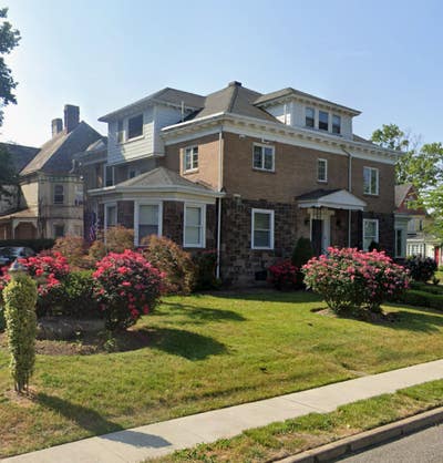 Off Campus Student Housing: Safe Neighborhood  Main Photo