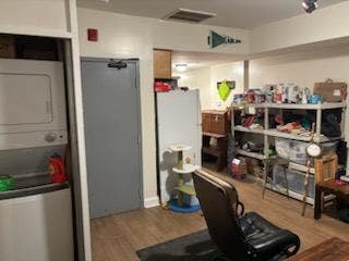 Looking for 3rd roommate in Chinatown Main Photo