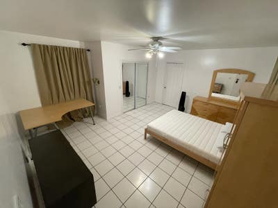 Room with Private Bath near LAX 90043 Main Photo
