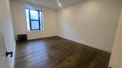 +++Super Sized Morningside Room+++
 Main Photo