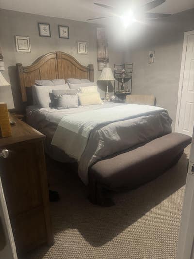 Private entrance/ furniture moving ready Room. Main Photo