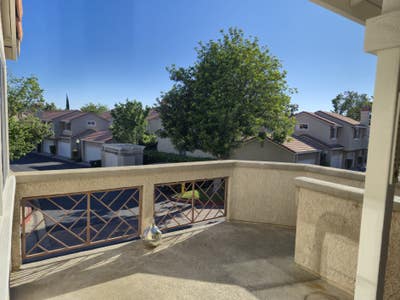 A one bedroom apartment for the price of a room Main Photo