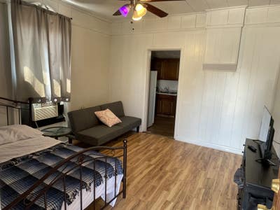 Large furnished studio pvt yard pets Downtown Main Photo