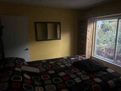 Clean room for rent in Simi Valley  Main Photo