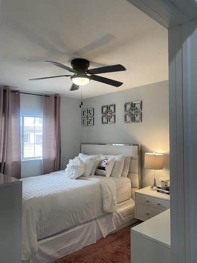 Private bedroom, shared bathroom  Main Photo
