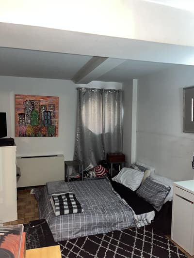 1BR with private bathroom and entrance in FiDi  Main Photo