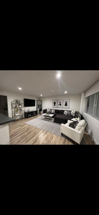 Master Bedroom w/ Private Bathroom & Parking Main Photo