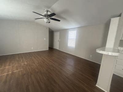 Looking for a roommate in Alvin Texas  Main Photo