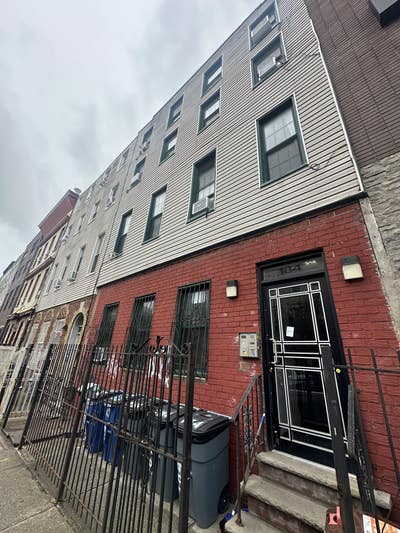 #545 Spacious and Bright 2-bedroom in Prime Bushwi Main Photo