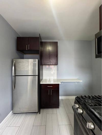 Newly renovated 1 BR | Updated kitchen + stainless Main Photo