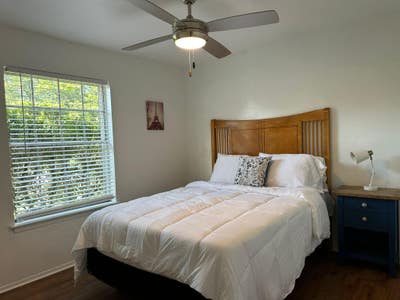 King + Queen Beds ðŸ›Œ  WasherDryer â€¢ Great Location Main Photo