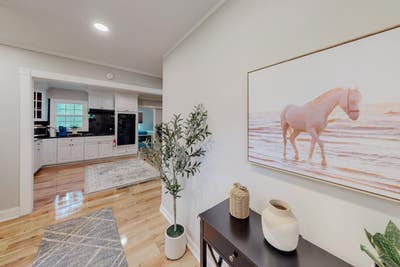 Very clean & newly remodeled Stone Mountain proper Main Photo